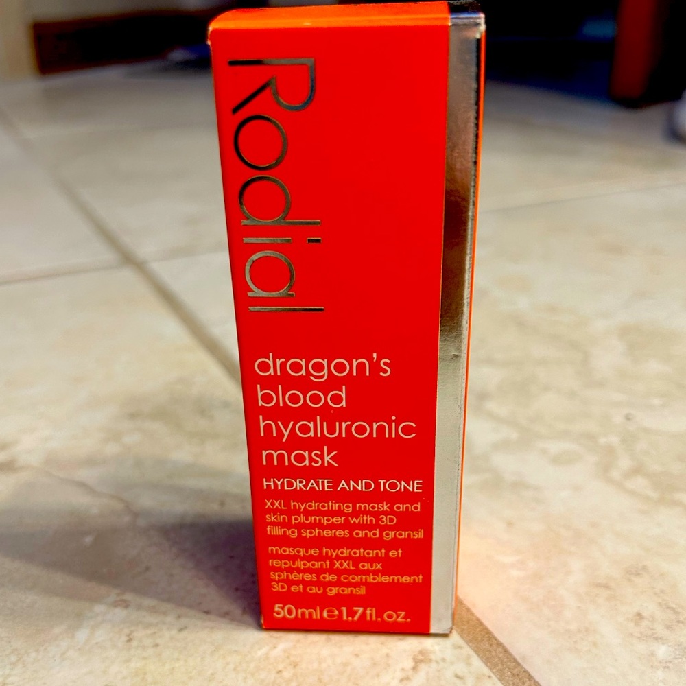 Radial dragon’s blood hyaluronic mask